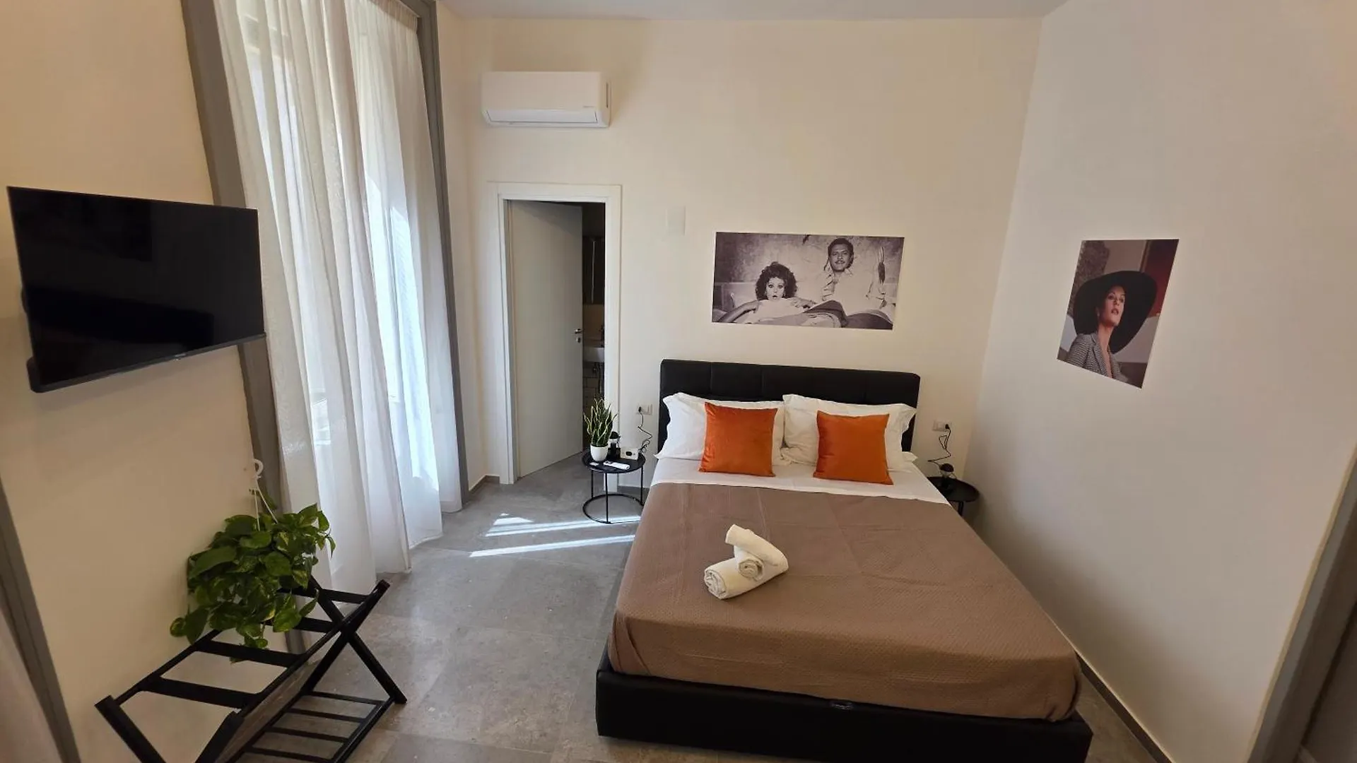Napoli Movie Apartments 0*, Naples Italy