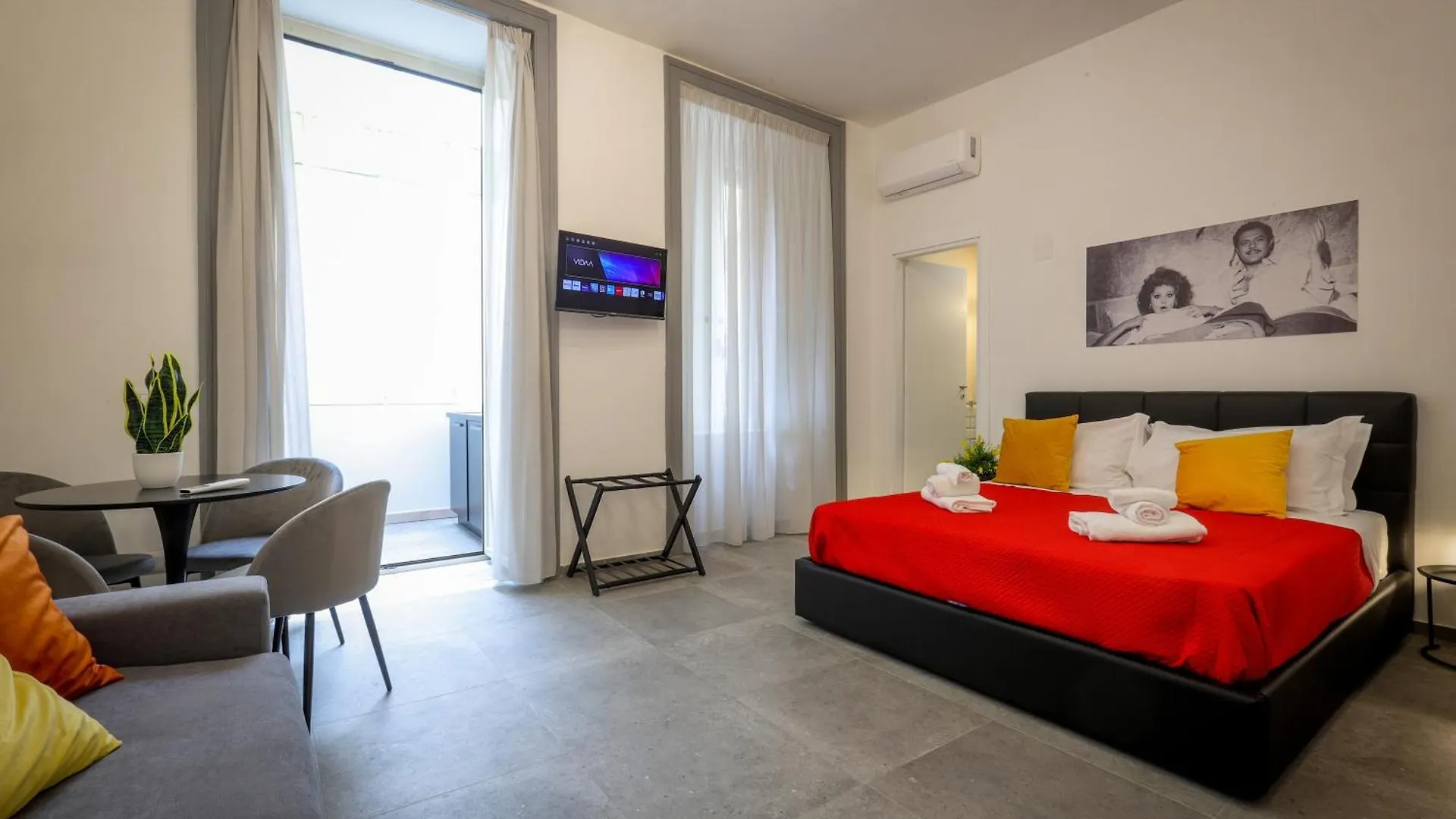Casa de hóspedes Napoli Movie Apartments