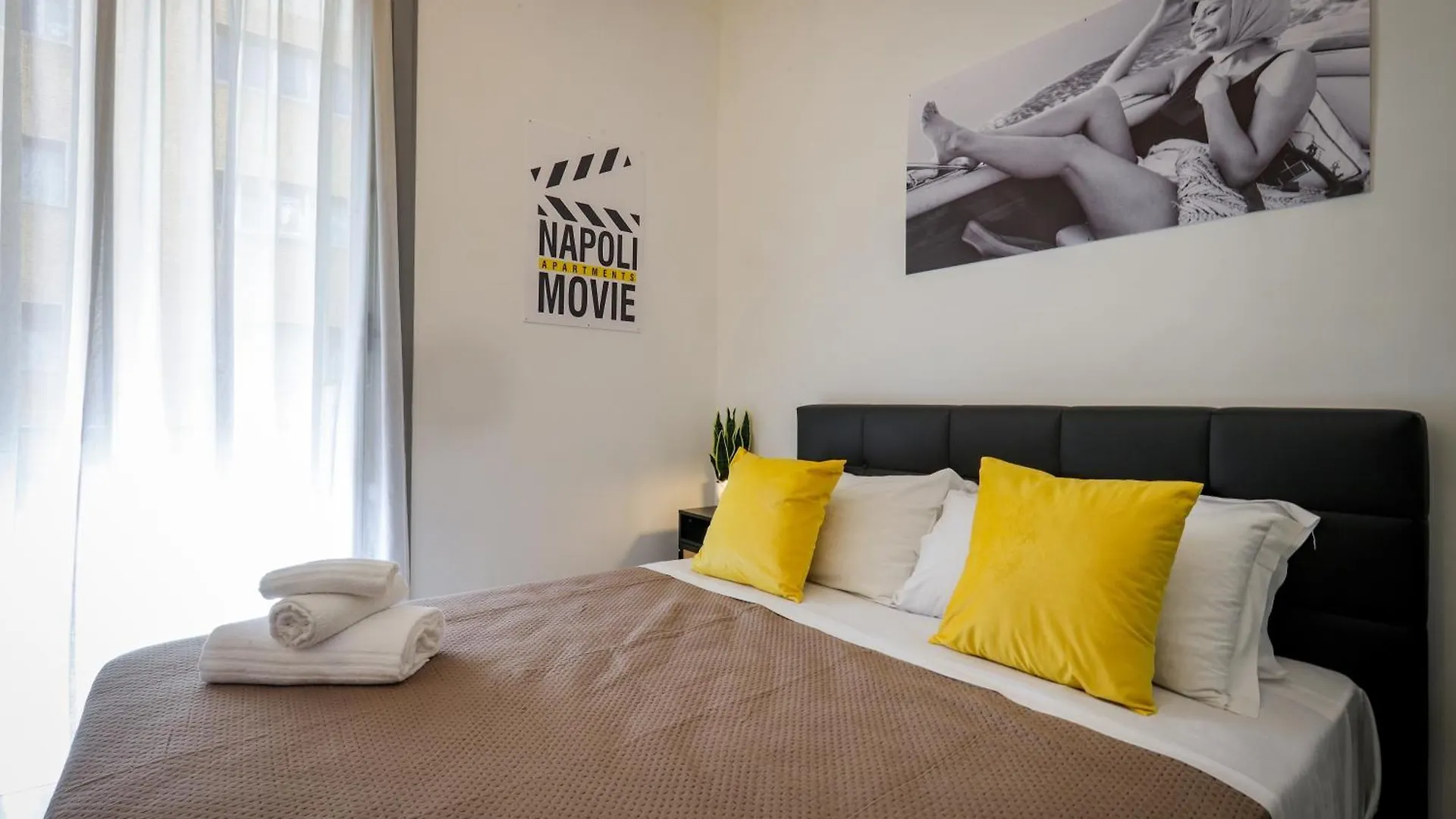 Casa de hóspedes Napoli Movie Apartments