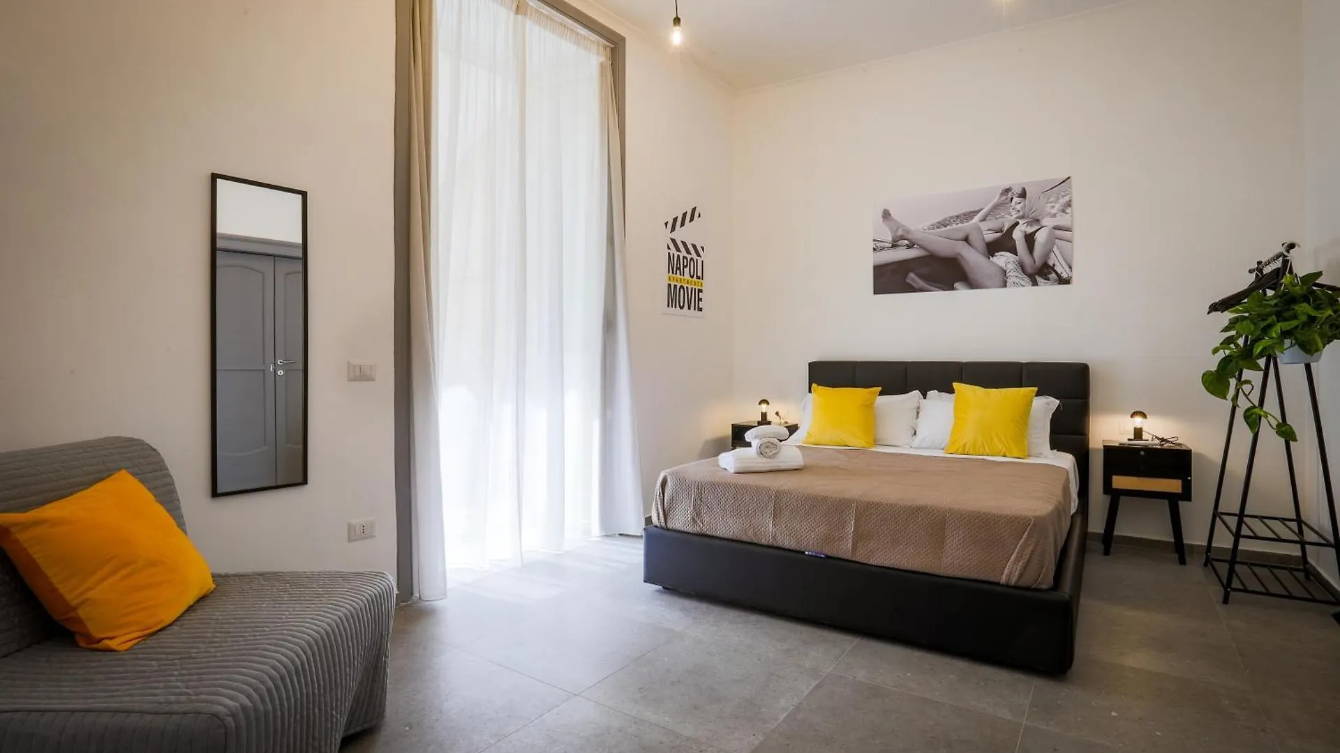 Casa de hóspedes Napoli Movie Apartments